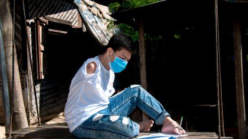 Aye Lwin Oo won the 1st Prize Award of LIFT-supported photo contest honouring people with disabilities